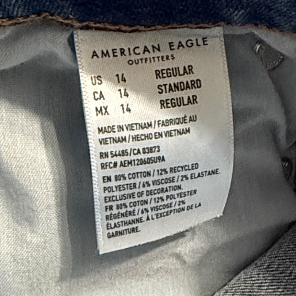 American Eagle Low Rise Flare Jeans Women’s 14W Next Level Stretch Classic - Picture 7 of 7